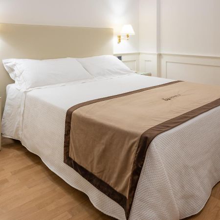 Mirabella Hotel 미라벨라 에클라노 외부 사진