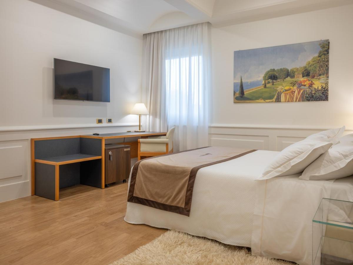 Mirabella Hotel 미라벨라 에클라노 외부 사진