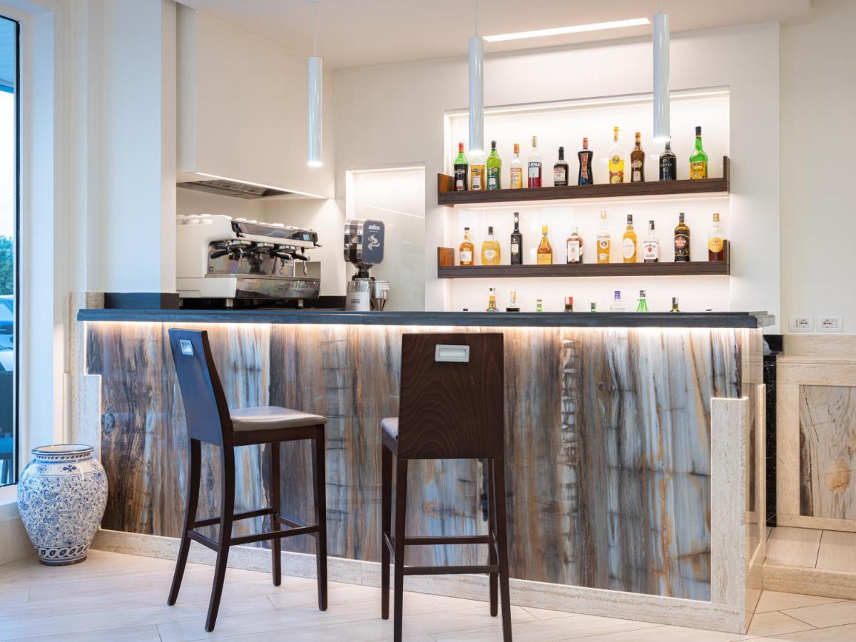 Mirabella Hotel 미라벨라 에클라노 외부 사진