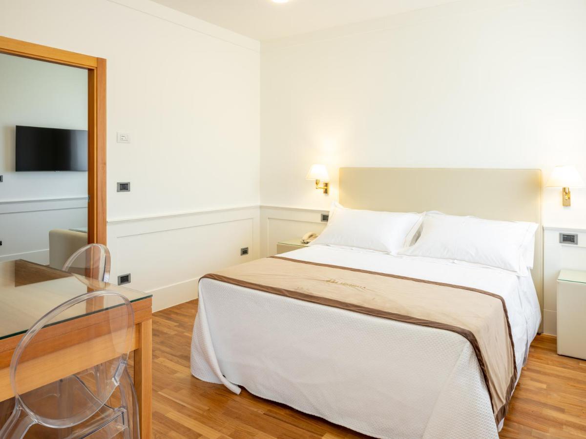 Mirabella Hotel 미라벨라 에클라노 외부 사진